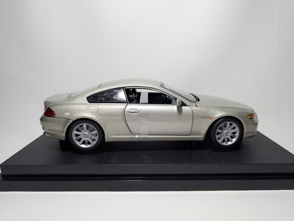 Macheta Hot Wheels 1:18, BMW 645Ci - imagine 3
