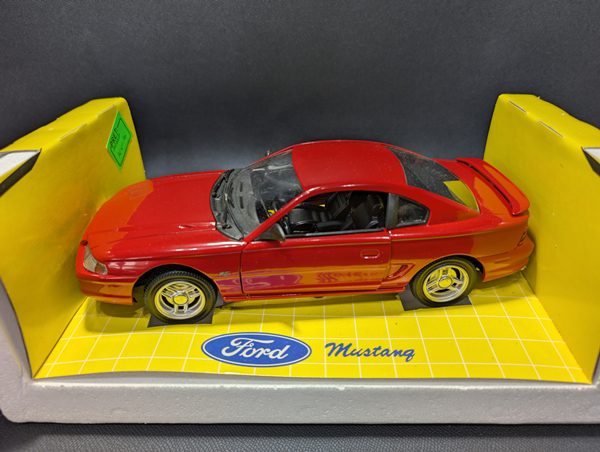 Macheta Jouef 1:18, Ford Mustang GT - imagine 8