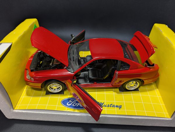 Macheta Jouef 1:18, Ford Mustang GT - imagine 6