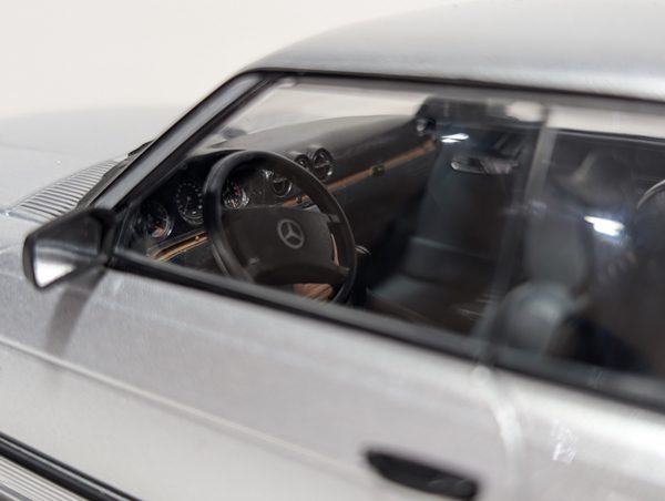 Macheta KK Scale 1:18, 1985 Mercedes-Benz 500 SLC 6.0 AMG C107 - imagine 10
