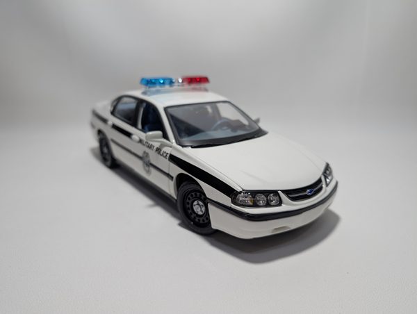 Macheta Maisto 1:18, Chevrolet Impala Military Police - imagine 8