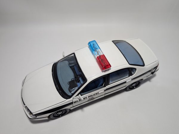 Macheta Maisto 1:18, Chevrolet Impala Military Police - imagine 10