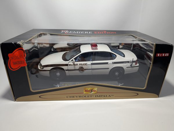 Macheta Maisto 1:18, Chevrolet Impala Military Police - imagine 11